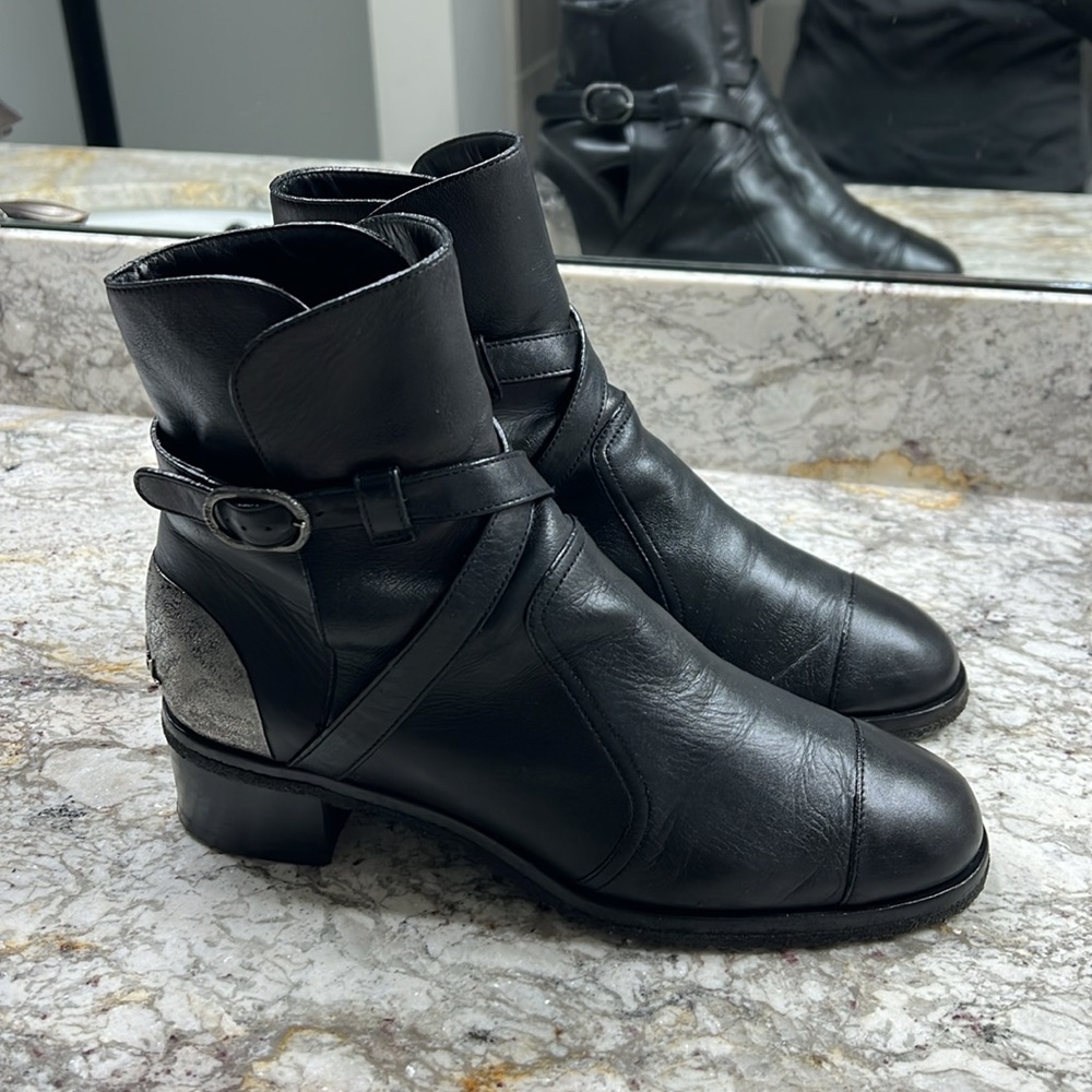 CHANEL   Black Leather Women's Boots - Picture 4 of 17